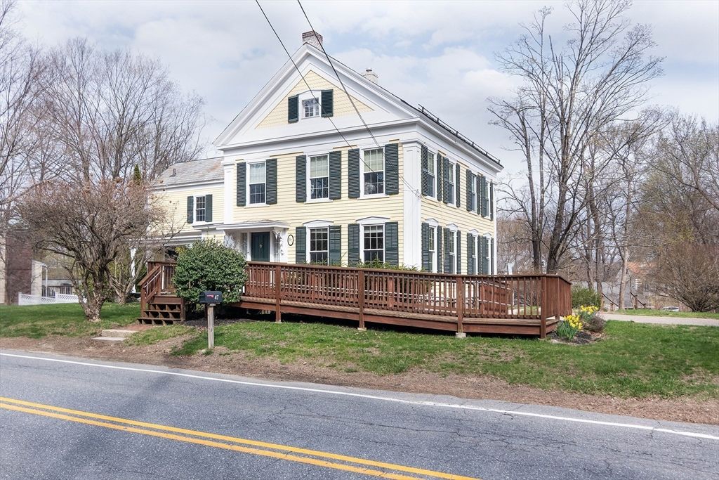 Exterior, Facade, Queen Anne Victorian