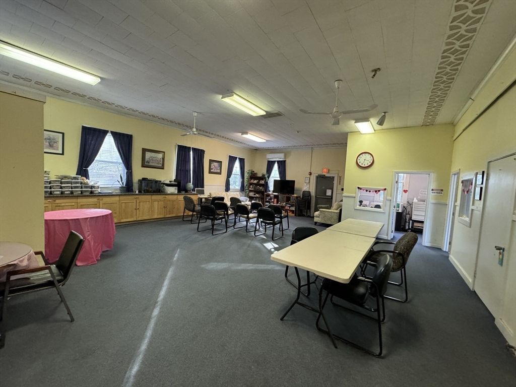 Dining room, Interior