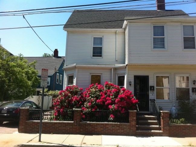 Exterior, Facade, Rowhouse