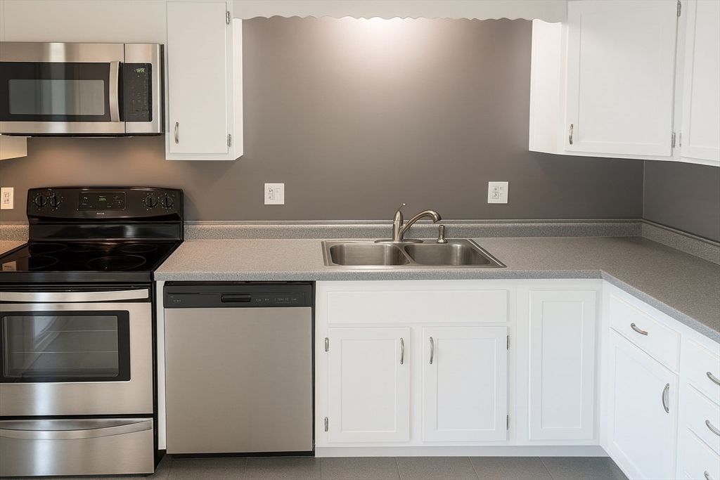 Interior, Kitchen, Stainless Steel Appliances