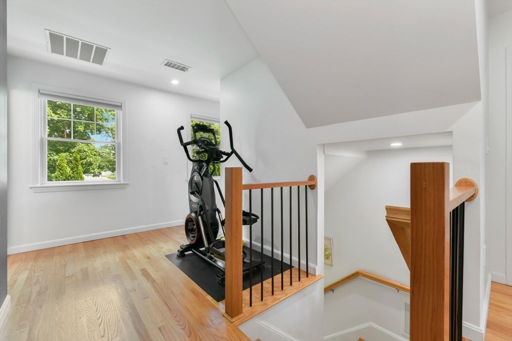 Fitness Equipment, Interior, Recessed Lighting, Wood Texture Flooring