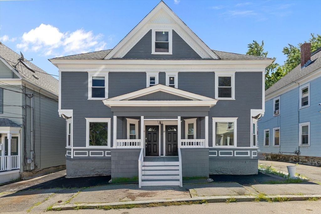 Exterior, Facade, Queen Anne Victorian