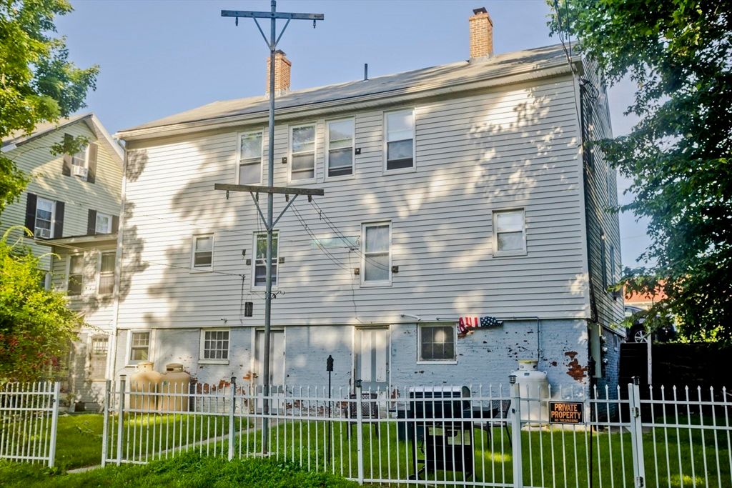 Exterior, Facade, Georgian