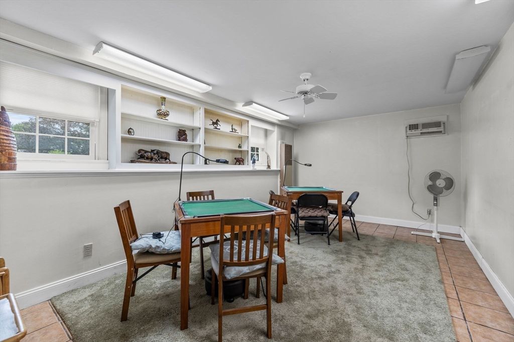 Billiard Table, Dining room, Game Room, Interior