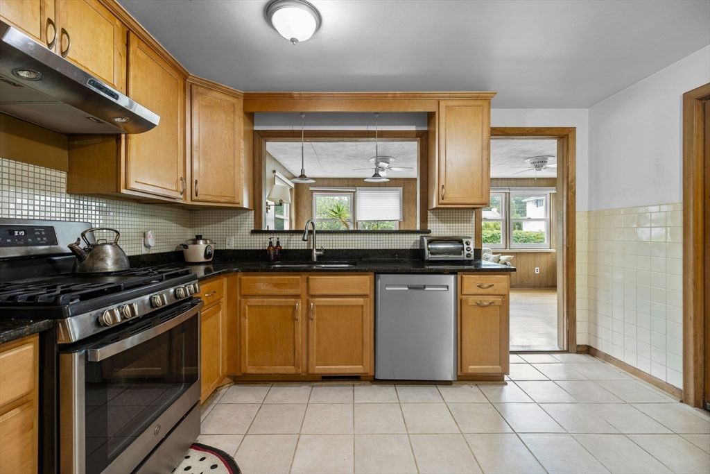 Interior, Kitchen, Stainless Steel Appliances