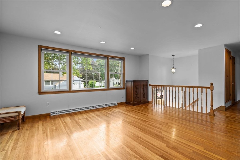 Interior, Pendant Lights, Recessed Lighting, Wood Texture Flooring