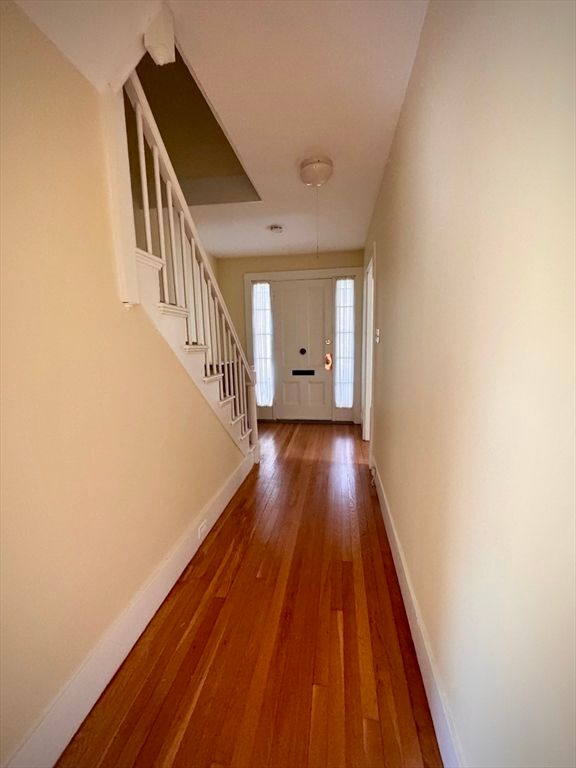 Interior, Pendant Lights, Wood Texture Flooring