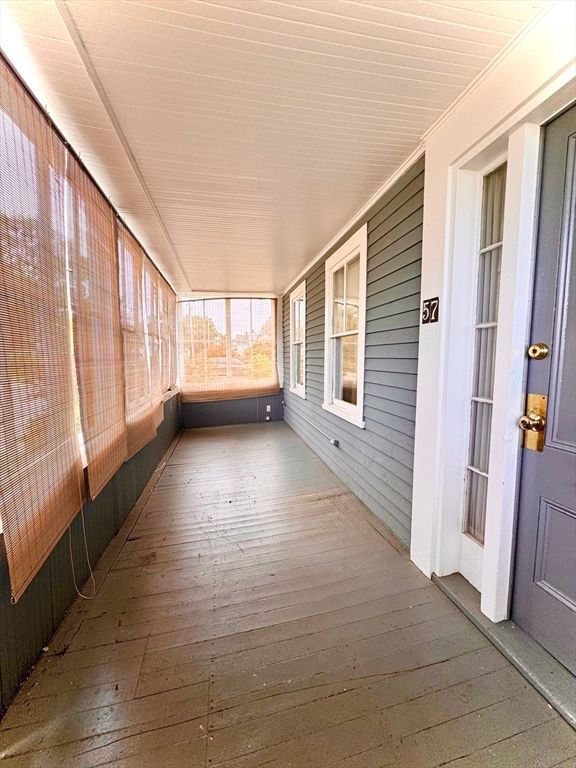 Empty room, Interior, Sun Room, Wood Texture Flooring