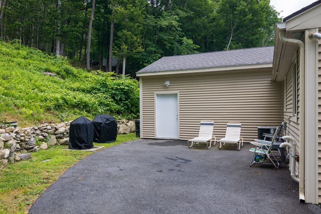 Detached Garage, Exterior
