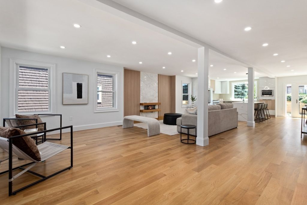 Interior, Living room, Recessed Lighting, Wood Texture Flooring