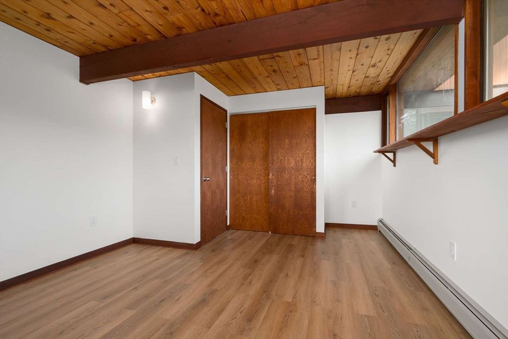 Empty room, Interior, Wooden Beams, Wooden Ceilings, Wood Texture Flooring