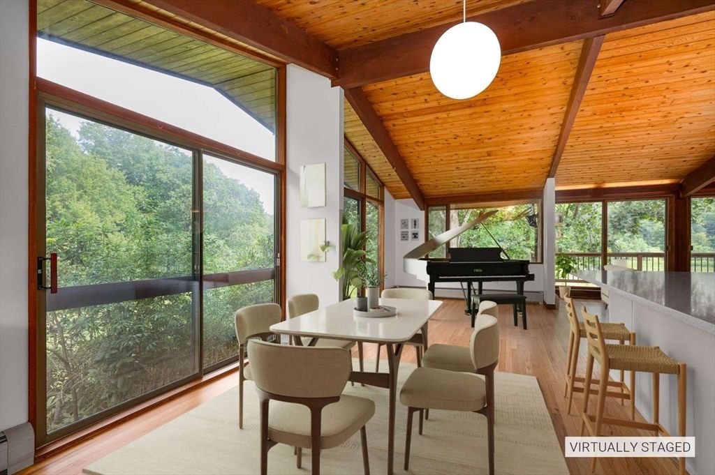 Dining room, Interior, Pendant Lights, Piano, Wooden Beams, Wooden Ceilings, Wood Texture Flooring