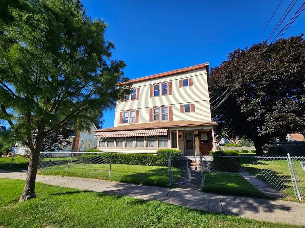 Exterior, Facade, American Foursquare
