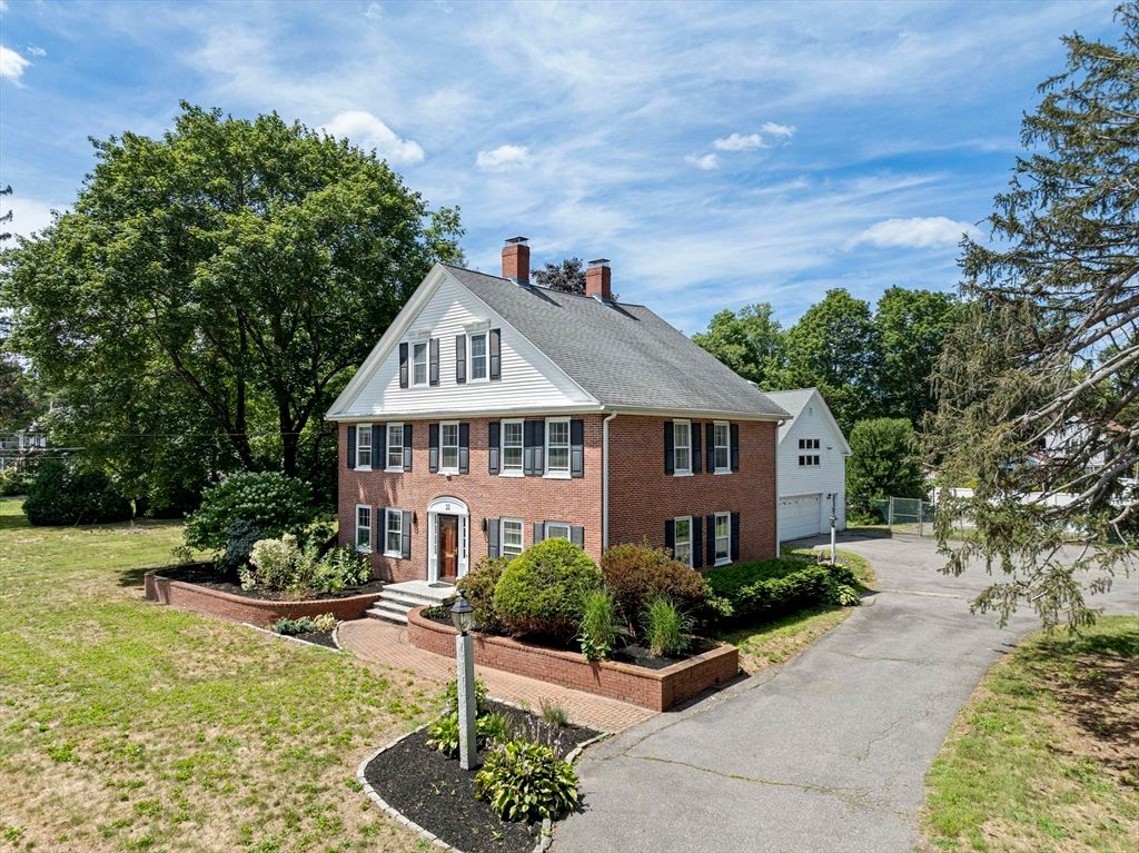 Exterior, Facade, Brick Facade, Georgian