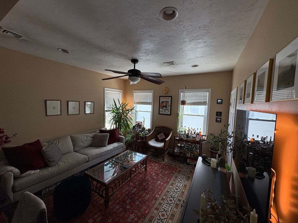 Interior, Living room, Water