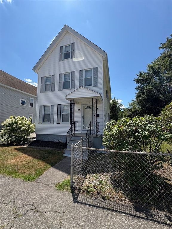 Exterior, Facade, Queen Anne Victorian