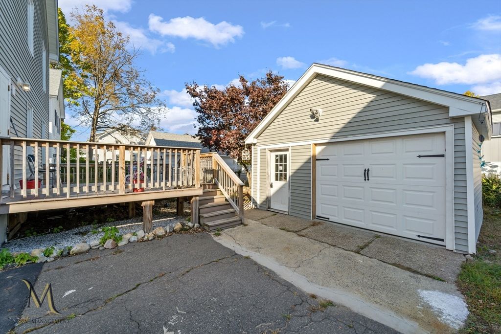 Detached Garage, Exterior