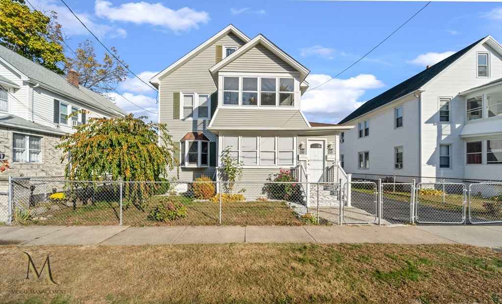 Exterior, Facade, Queen Anne Victorian