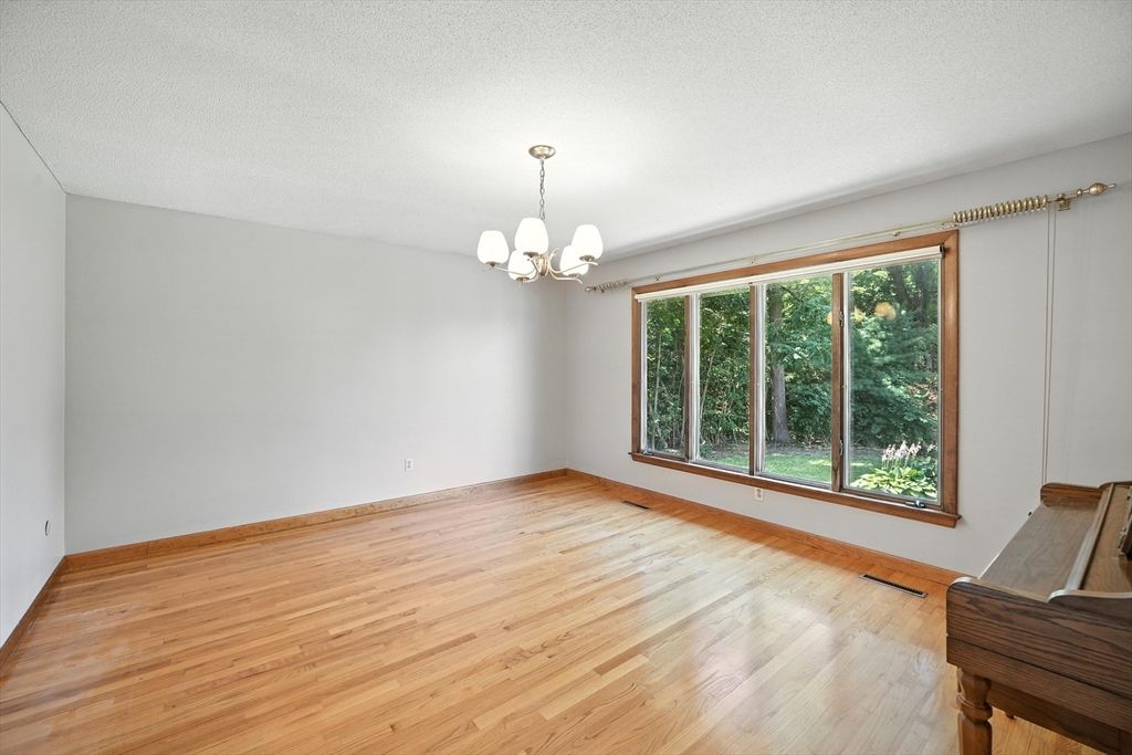 Chandelier, Empty room, Interior, Piano, Wood Texture Flooring