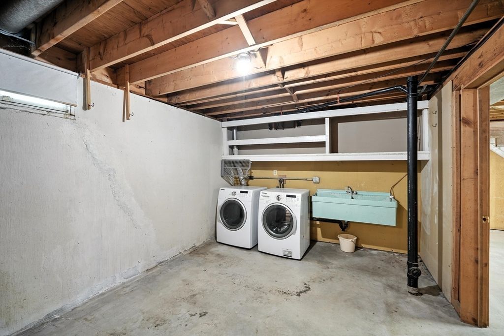 Interior, Washer, Wooden Beams, Wooden Ceilings