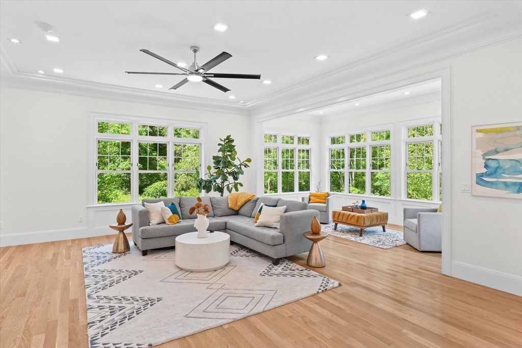 Interior, Living room, Recessed Lighting, Wood Texture Flooring