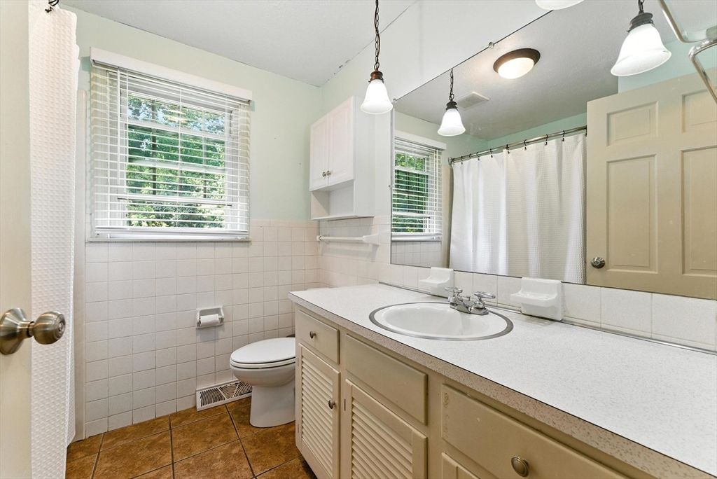 Bathroom, Interior, Pendant Lights
