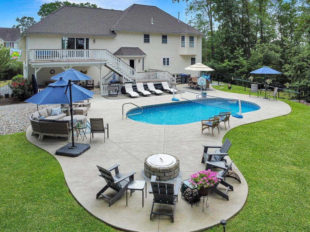 Backyard, Exterior, Pool