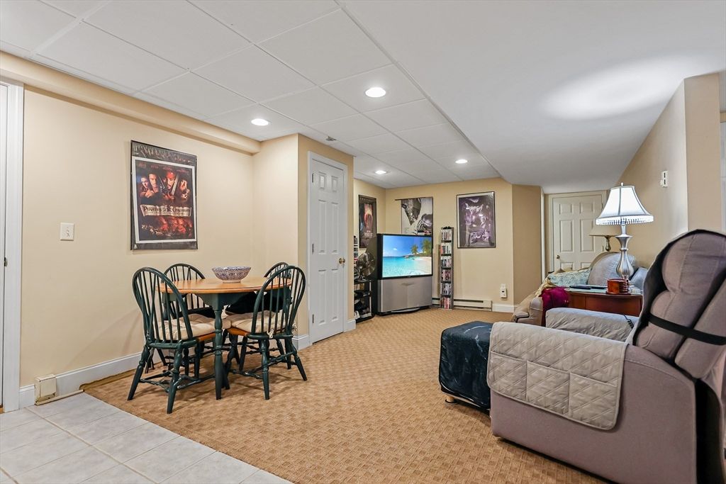Dining room, Interior, Living room, Recessed Lighting