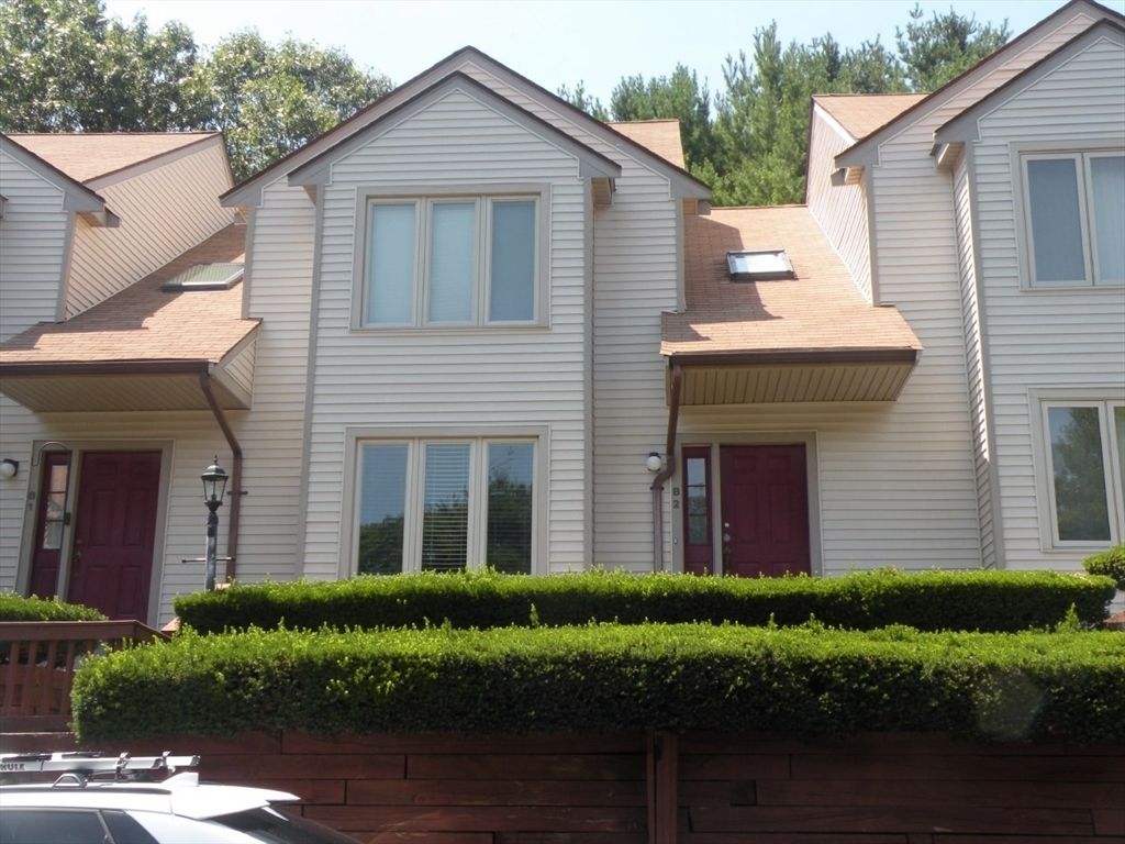 Exterior, Facade, Farmhouse