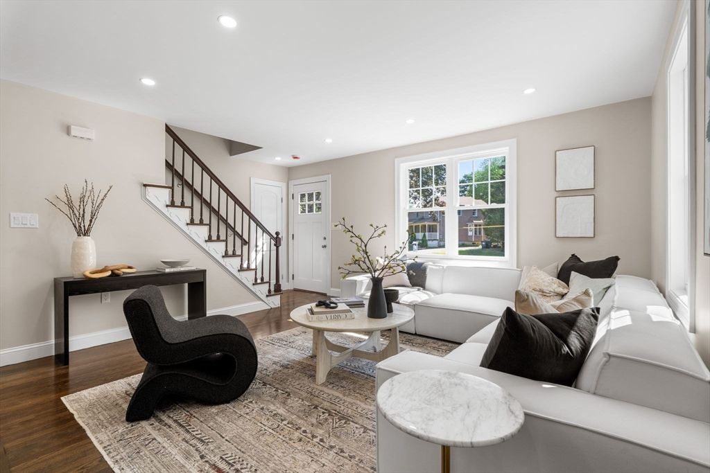 Interior, Living room, Recessed Lighting, Wood Texture Flooring