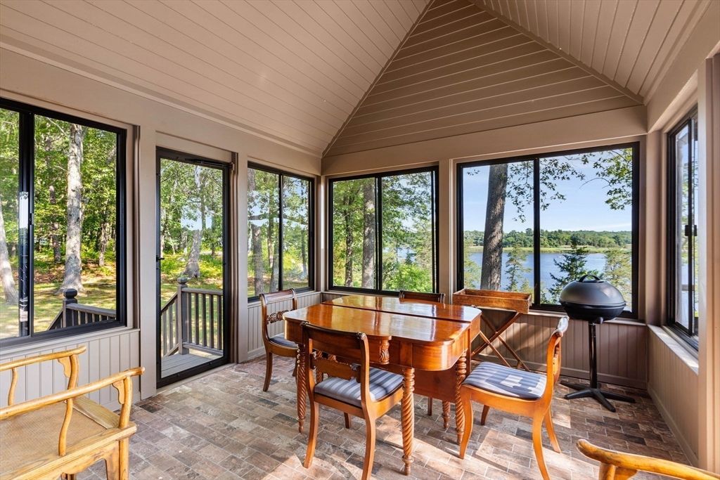 Dining room, Interior, Sun Room, Water