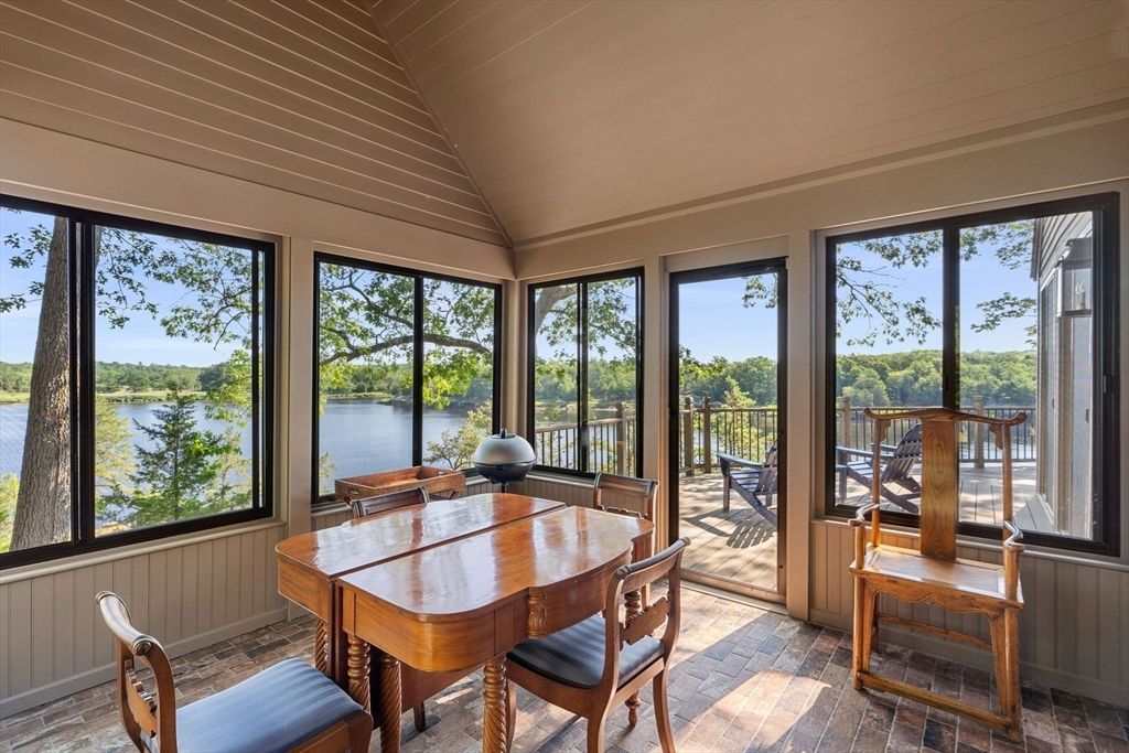 Dining room, Interior, Sun Room, Water