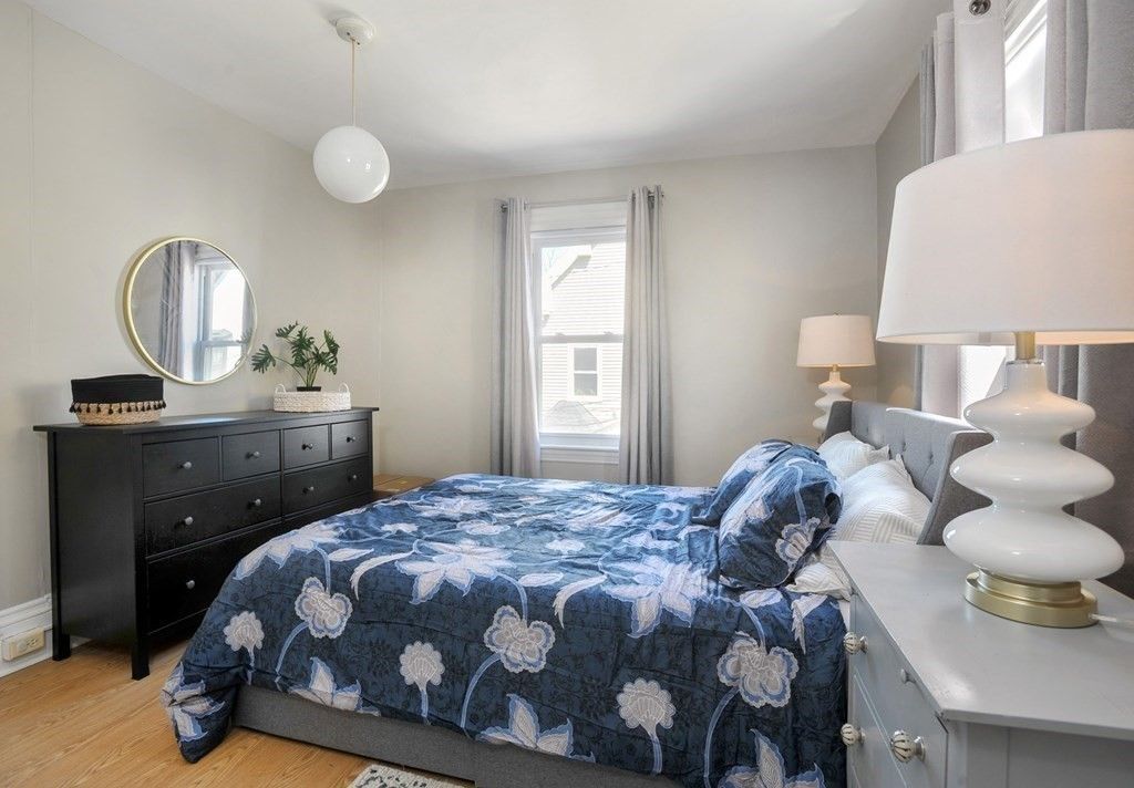 Bedroom, Interior, Pendant Lights, Wood Texture Flooring