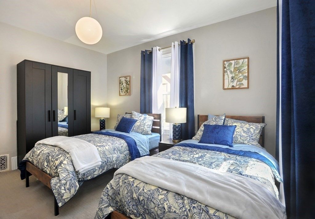 Bedroom, Interior, Pendant Lights