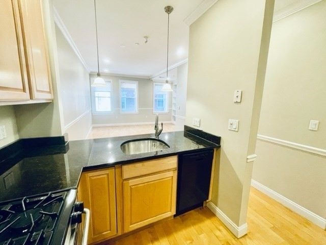 Interior, Kitchen, Pendant Lights, Recessed Lighting, Wood Texture Flooring
