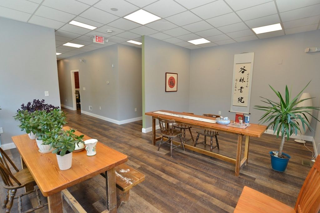 Dining room, Interior, Recessed Lighting, Wood Texture Flooring