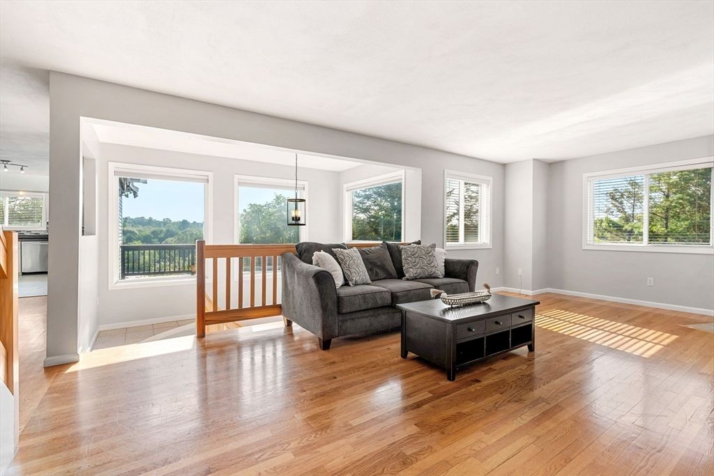 Interior, Living room, Pendant Lights, Wood Texture Flooring