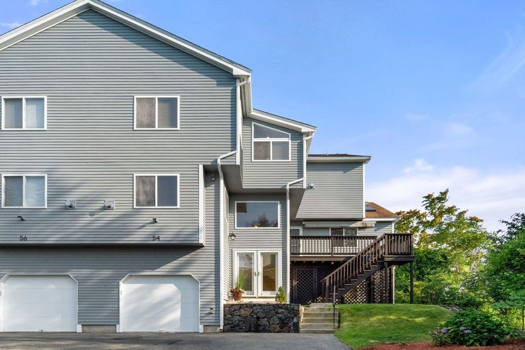 Attached, Exterior, Facade, Rowhouse