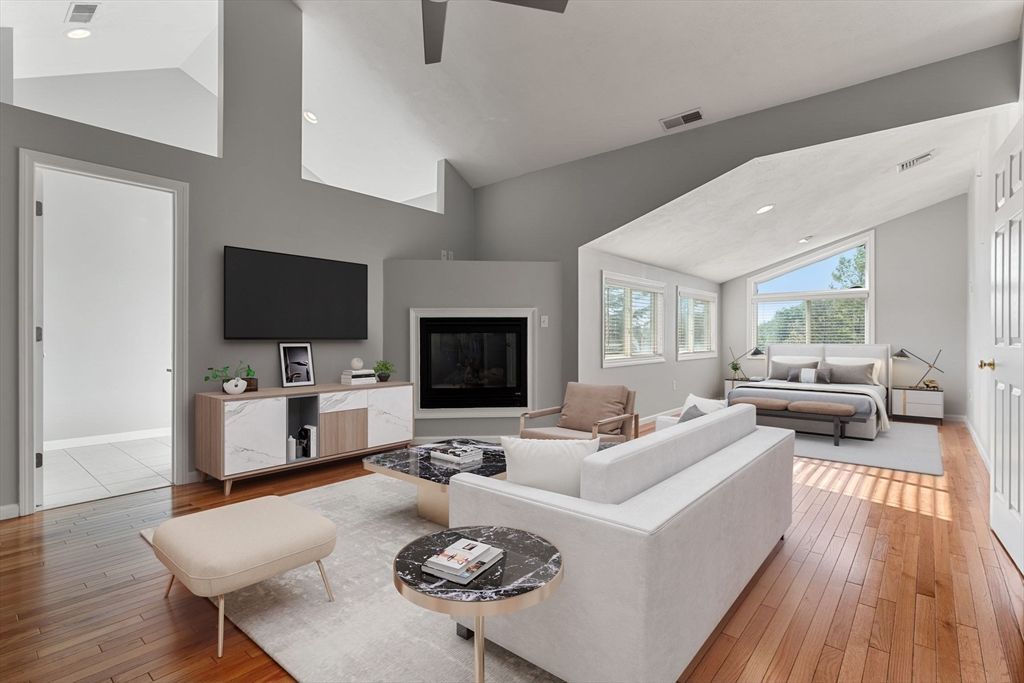 Interior, Living room, Recessed Lighting, Wood Texture Flooring