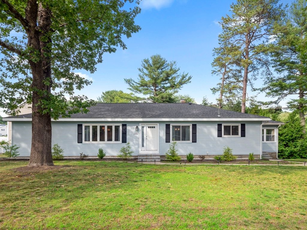 Exterior, Facade, Cape Cod