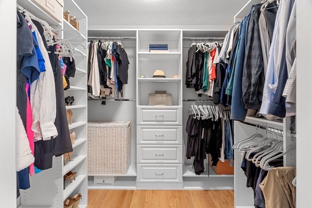 Interior, Walk-in Closets, Wood Texture Flooring