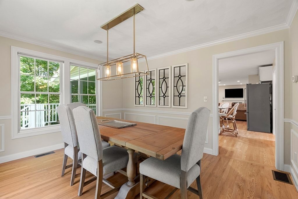 Dining room, Interior, Pendant Lights, Recessed Lighting, Wood Texture Flooring