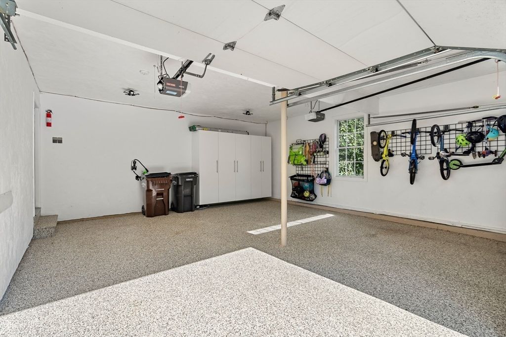 Garage, Interior