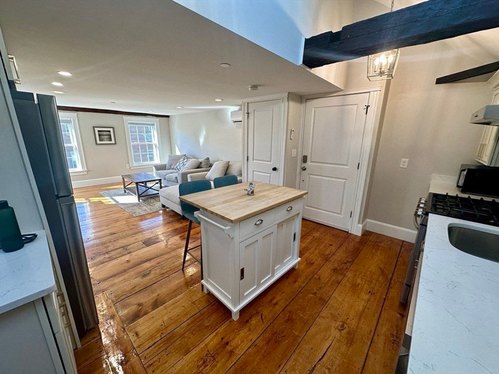 Interior, Kitchen, Living room, Recessed Lighting, Wood Texture Flooring