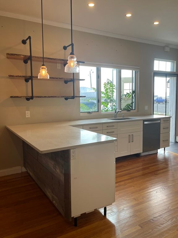 Interior, Kitchen, Pendant Lights, Recessed Lighting, Wood Texture Flooring