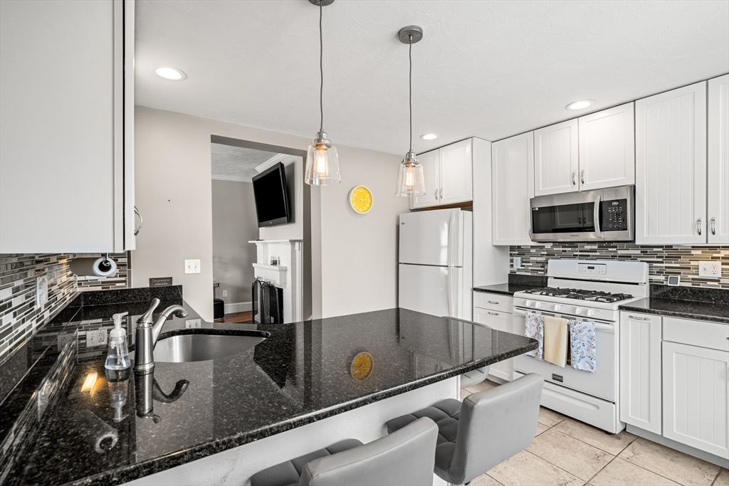 Interior, Kitchen, Pendant Lights, Recessed Lighting