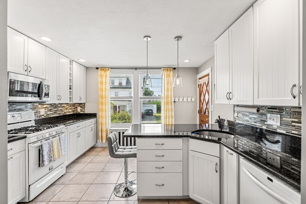 Interior, Kitchen, Pendant Lights, Recessed Lighting