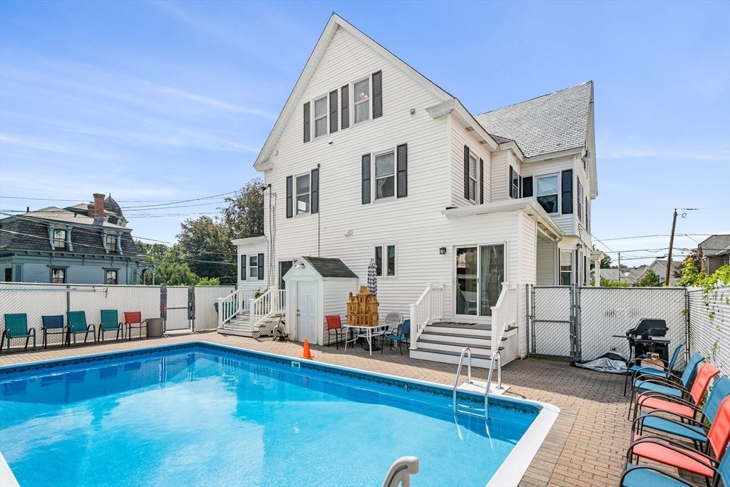 Exterior, Pool
