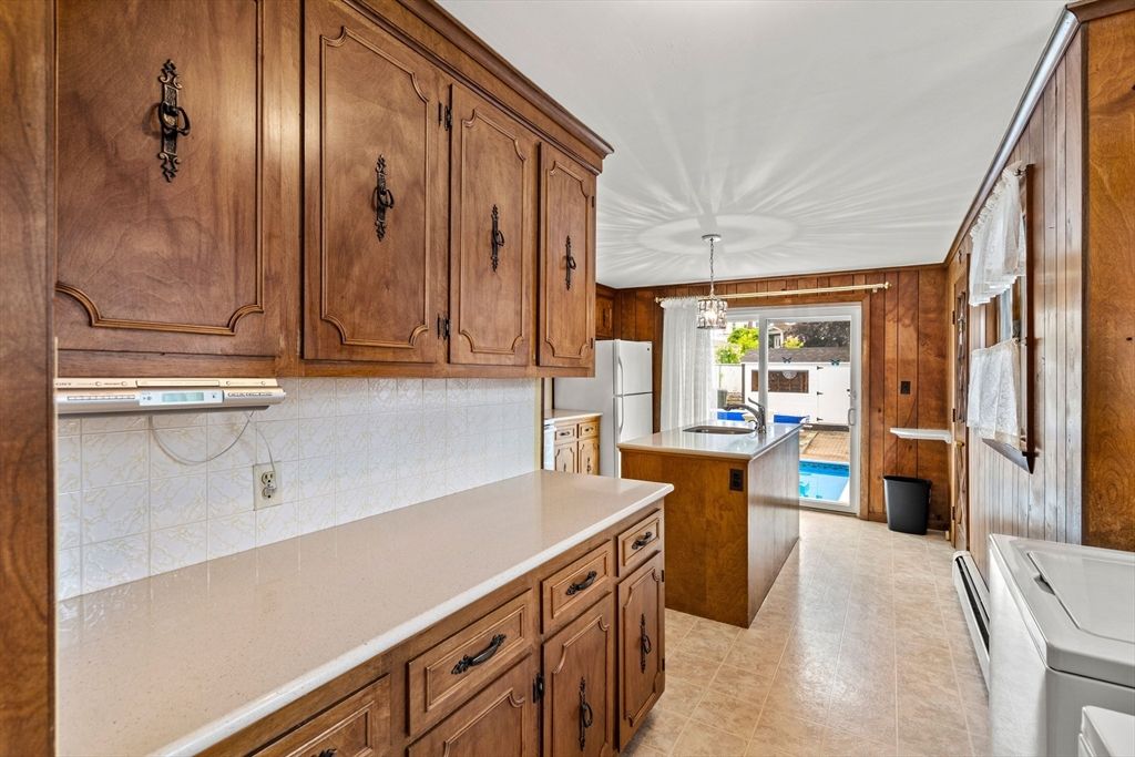 Interior, Kitchen, Pendant Lights, Washer, Wooden Walls