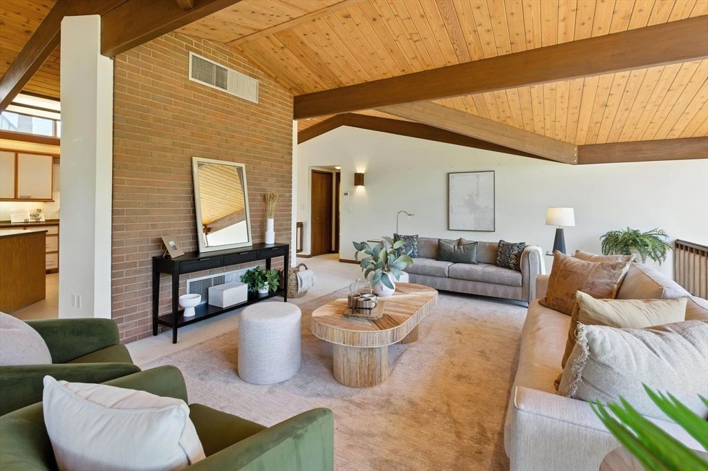 Interior, Living room, Stone Walls, Wooden Beams, Wooden Ceilings